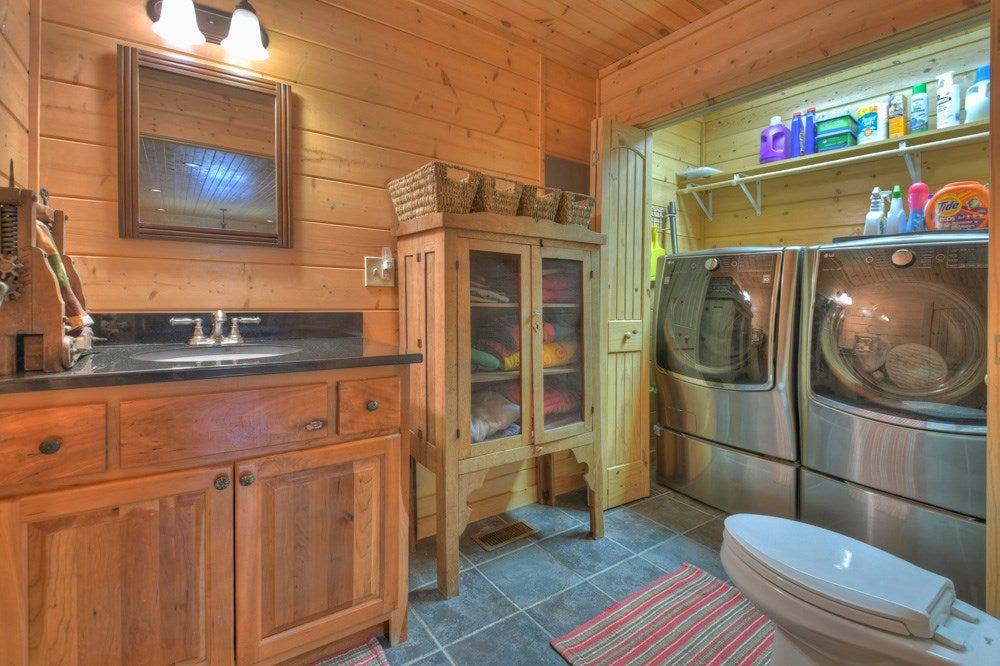 Blue Ridge, Georgia, 30513, United States, 4 Bedrooms Bedrooms, ,3 BathroomsBathrooms,Residential,For Sale,1858921
