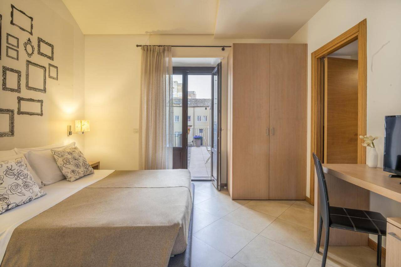 Ragusa, Ragusa, 97100, IT, 11 Bedrooms Bedrooms, ,11 BathroomsBathrooms,Residential,For Sale,1687176