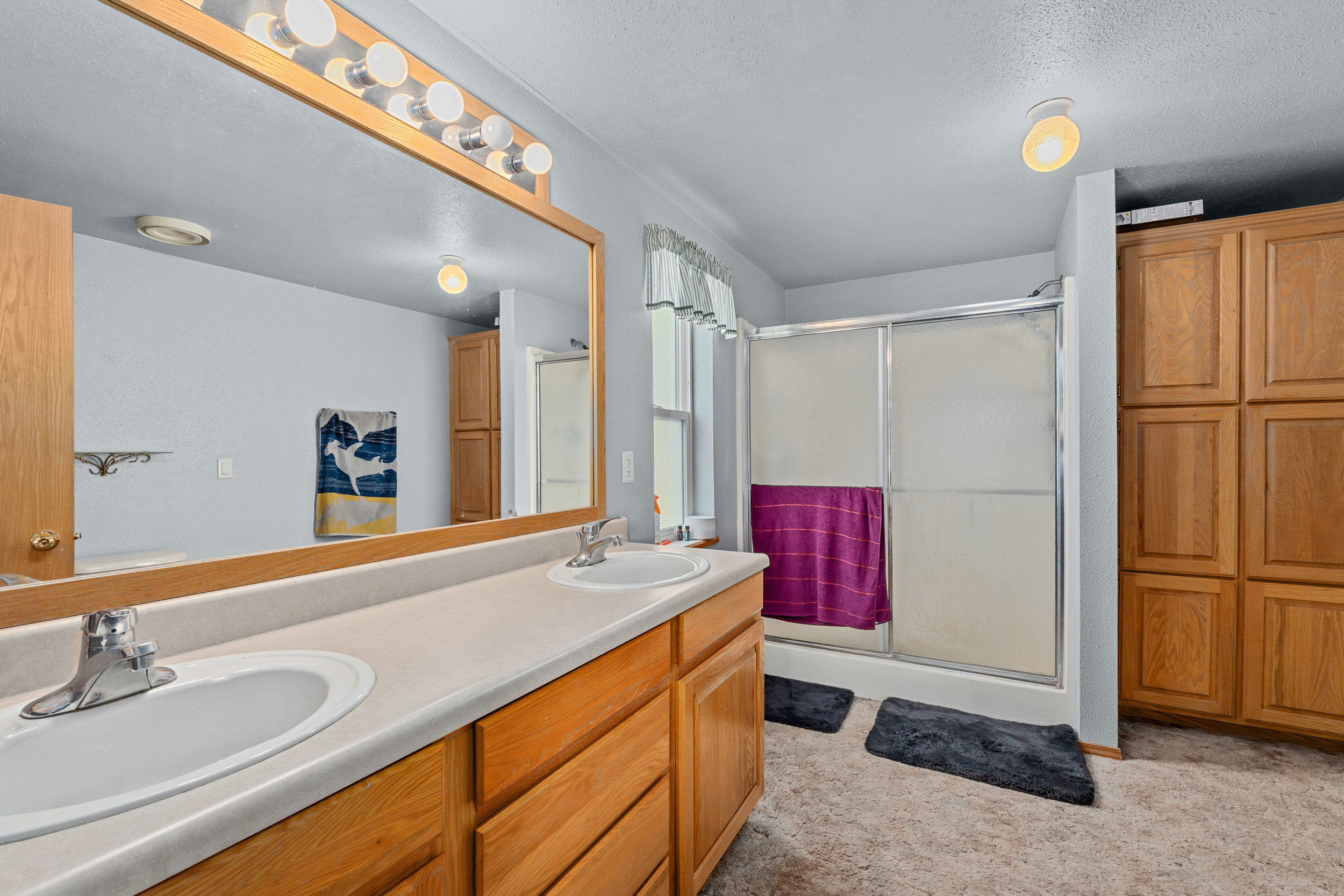 Colville, Washington, 99114, United States, 2 Bedrooms Bedrooms, ,3 BathroomsBathrooms,Residential,For Sale,1763209