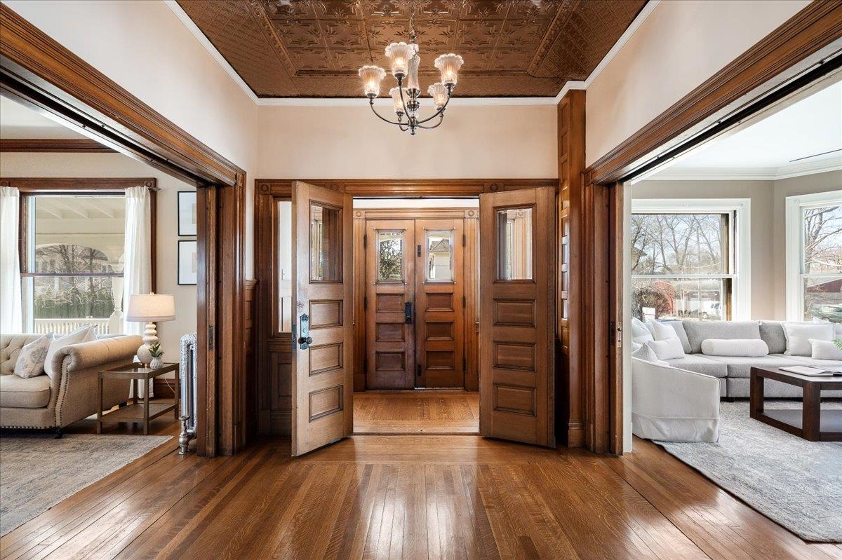 Manchester, New Hampshire, 03104, United States, 5 Bedrooms Bedrooms, ,6 BathroomsBathrooms,Residential,For Sale,1779351