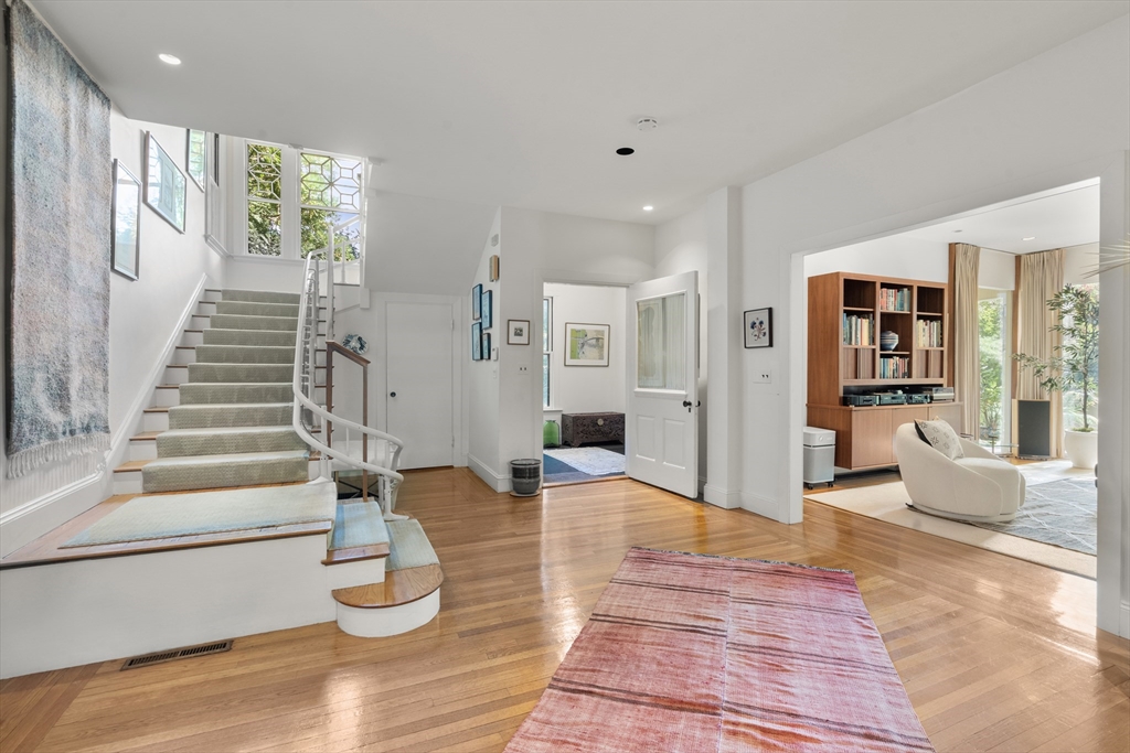 Cambridge, Massachusetts, 02138, United States, 6 Bedrooms Bedrooms, ,4 BathroomsBathrooms,Residential,For Sale,1957179