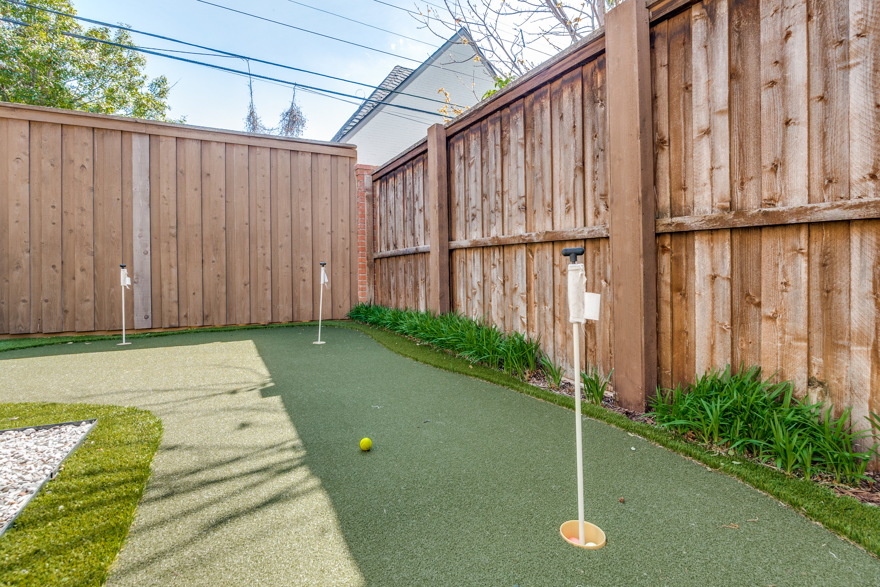  Timeless Home With Designer Finishes Located in University Park - 物件實景