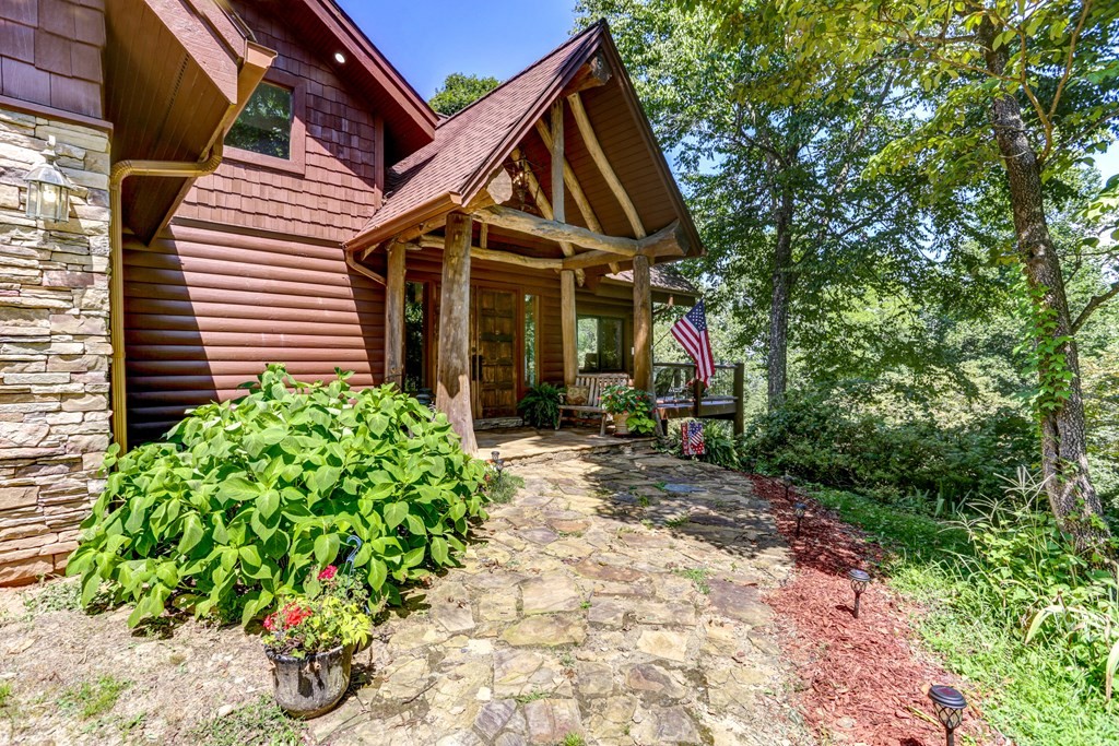 Hayesville, North Carolina, 28904, United States, 3 Bedrooms Bedrooms, ,5 BathroomsBathrooms,Residential,For Sale,1931942
