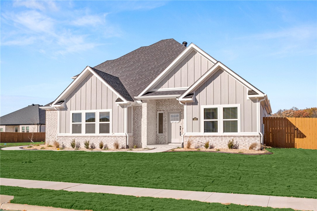 Centerton, Arkansas, 72719, United States, 4 Bedrooms Bedrooms, ,4 BathroomsBathrooms,Residential,For Sale,1991183