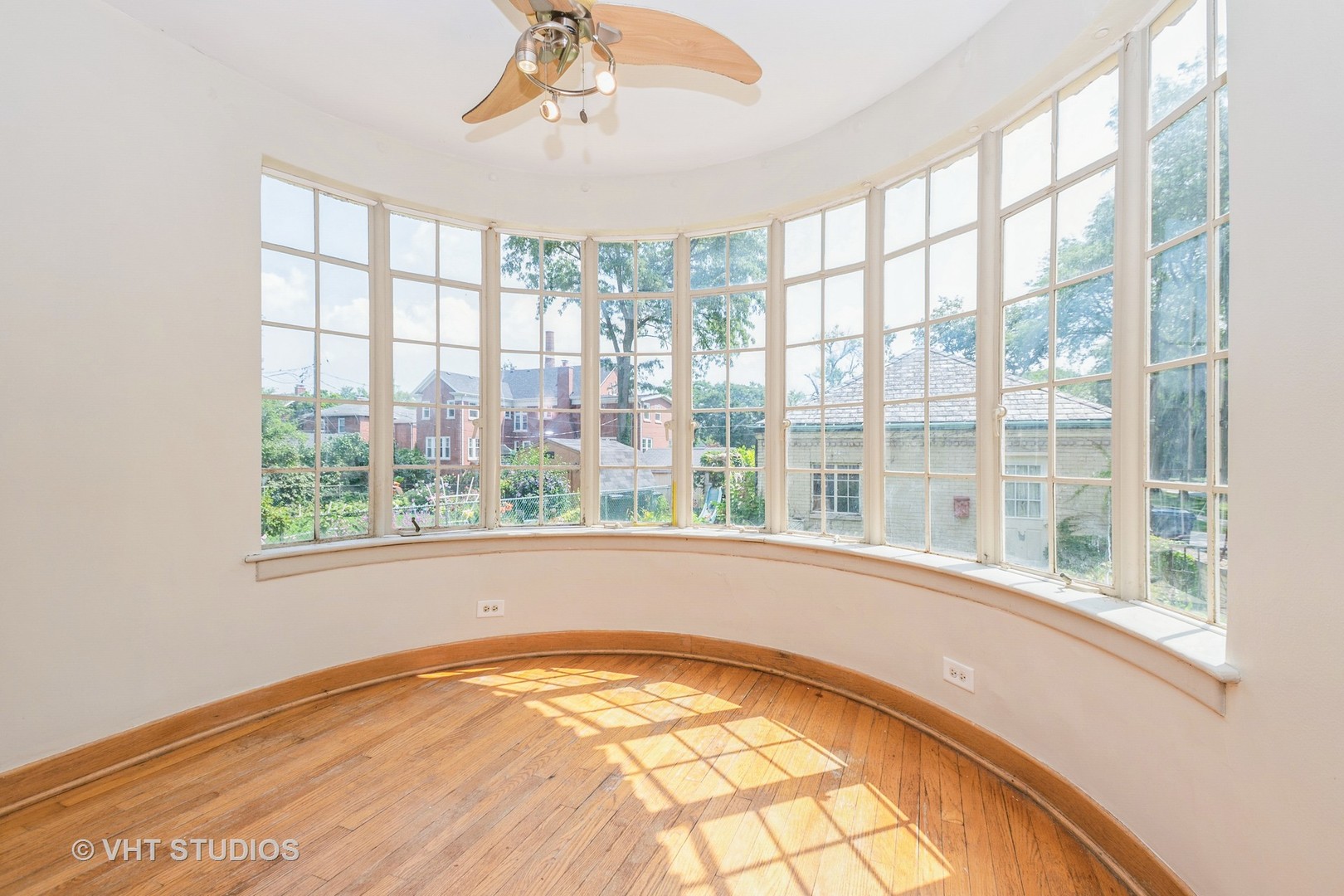 Chicago, Illinois, 60643, United States, 4 Bedrooms Bedrooms, ,3 BathroomsBathrooms,Residential,For Sale,1910863