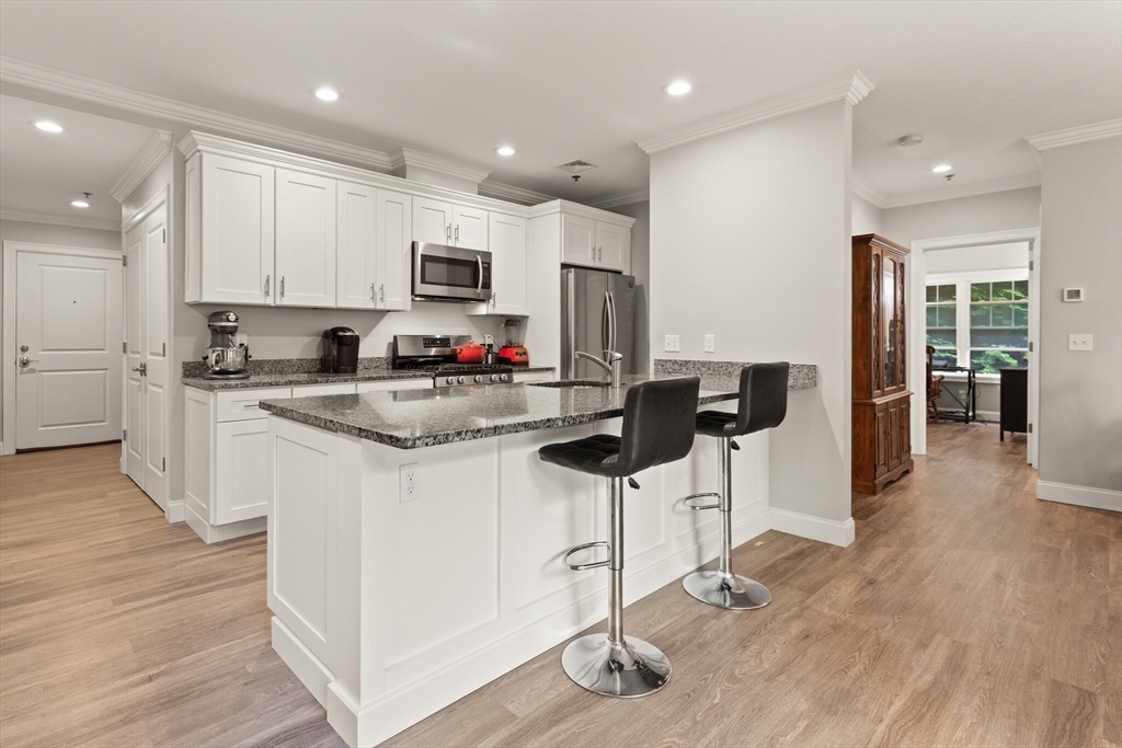 Holbrook, Massachusetts, 02343, United States, 2 Bedrooms Bedrooms, ,2 BathroomsBathrooms,Residential,For Sale,1957151