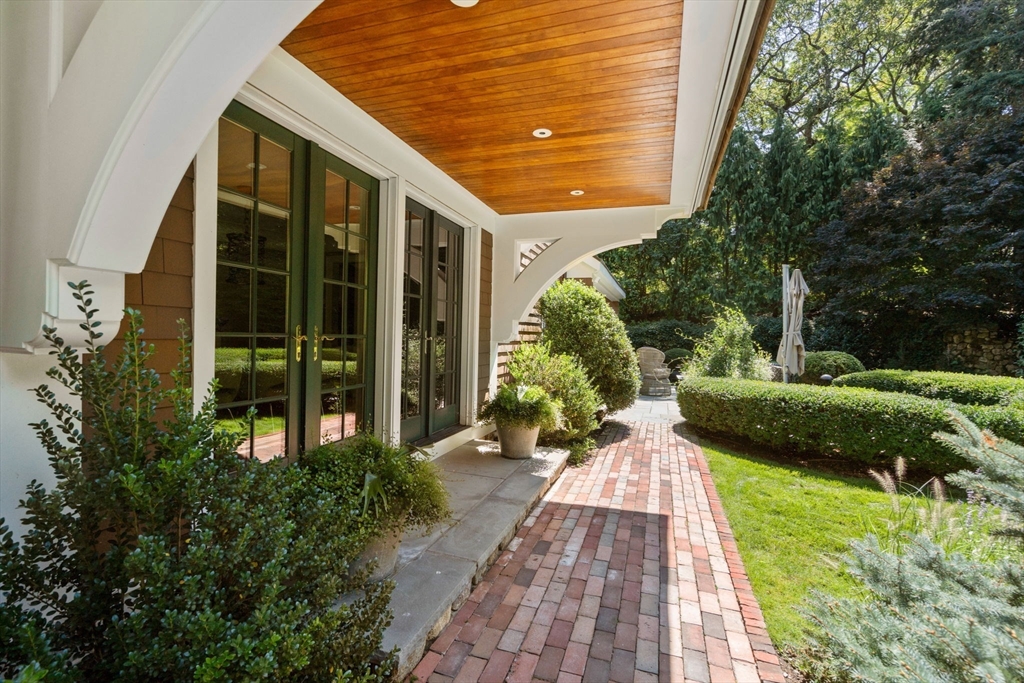 Brookline, Massachusetts, 02445, United States, 6 Bedrooms Bedrooms, ,8 BathroomsBathrooms,Residential,For Sale,1951520
