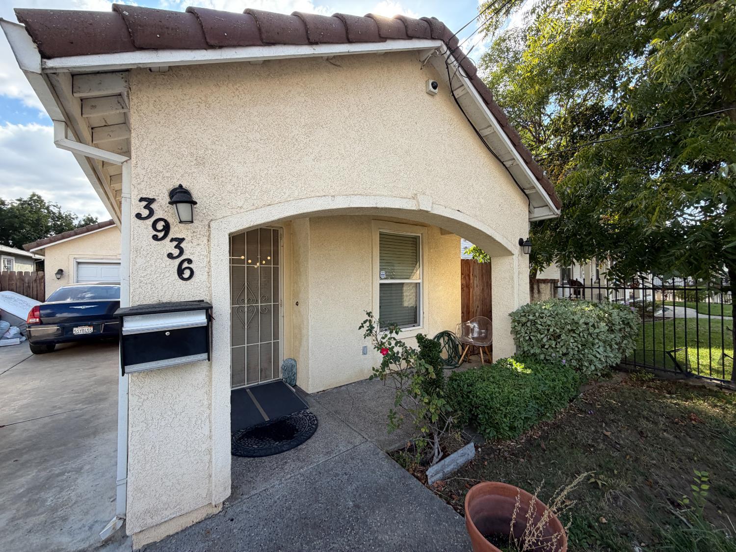 Sacramento, California, 95820, United States, 5 Bedrooms Bedrooms, ,3 BathroomsBathrooms,Residential,For Sale,1976427