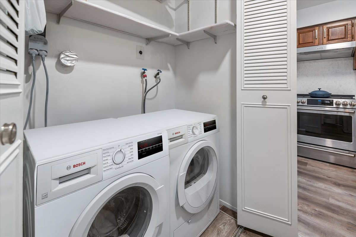 Massapequa Park, New York, 11762, United States, 2 Bedrooms Bedrooms, ,2 BathroomsBathrooms,Residential,For Sale,2008592