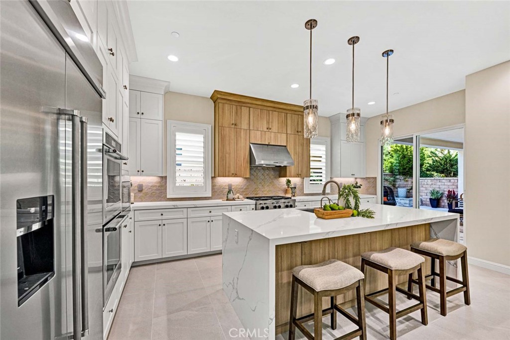 Lake Forest, California, 92630, United States, 4 Bedrooms Bedrooms, ,5 BathroomsBathrooms,Residential,For Sale,1988147