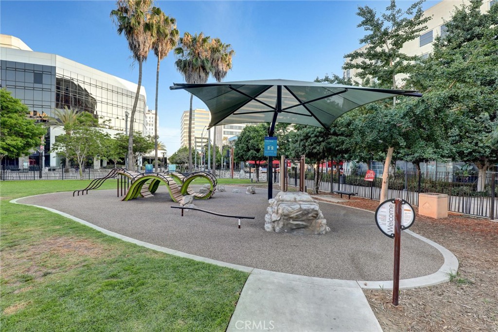 Long Beach, California, 90802, United States, 3 Bedrooms Bedrooms, ,2 BathroomsBathrooms,Residential,For Sale,1921298