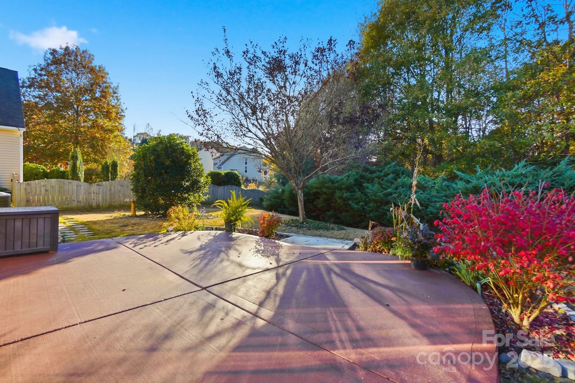 Fort Mill, South Carolina, 29707, United States, 3 Bedrooms Bedrooms, ,3 BathroomsBathrooms,Residential,For Sale,1997283