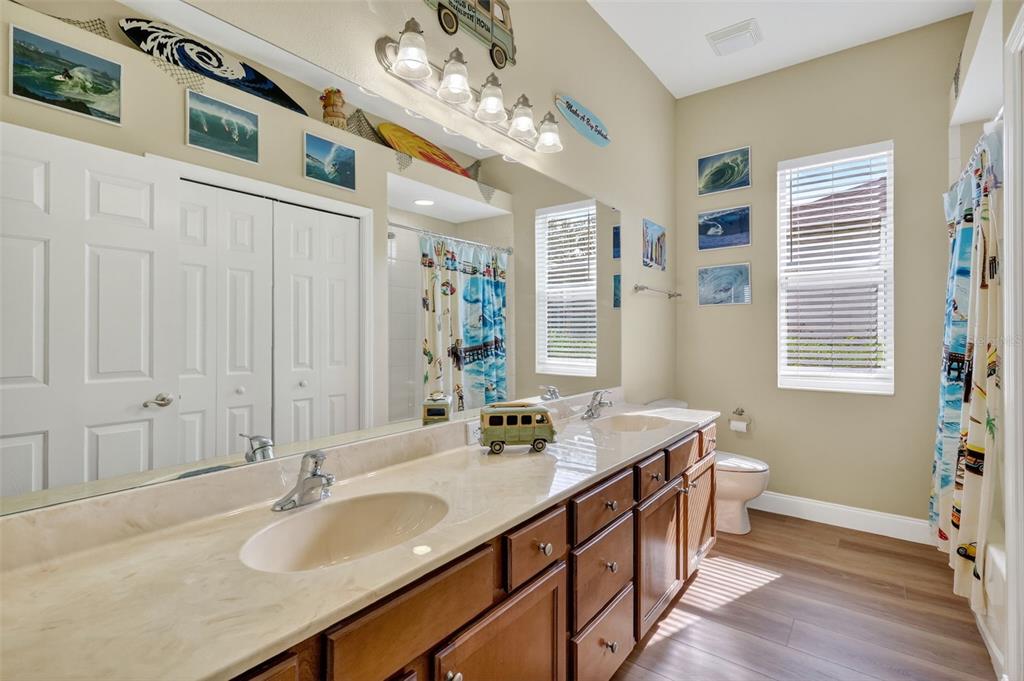 Bradenton, Florida, 34212, United States, 4 Bedrooms Bedrooms, ,3 BathroomsBathrooms,Residential,For Sale,1991075