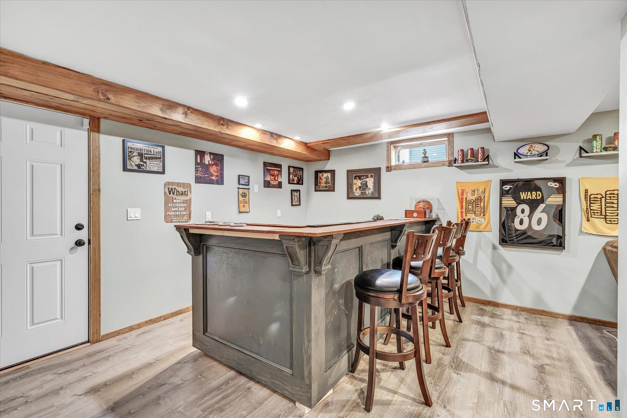 Milford, Connecticut, 06461, United States, 3 Bedrooms Bedrooms, ,3 BathroomsBathrooms,Residential,For Sale,2012517