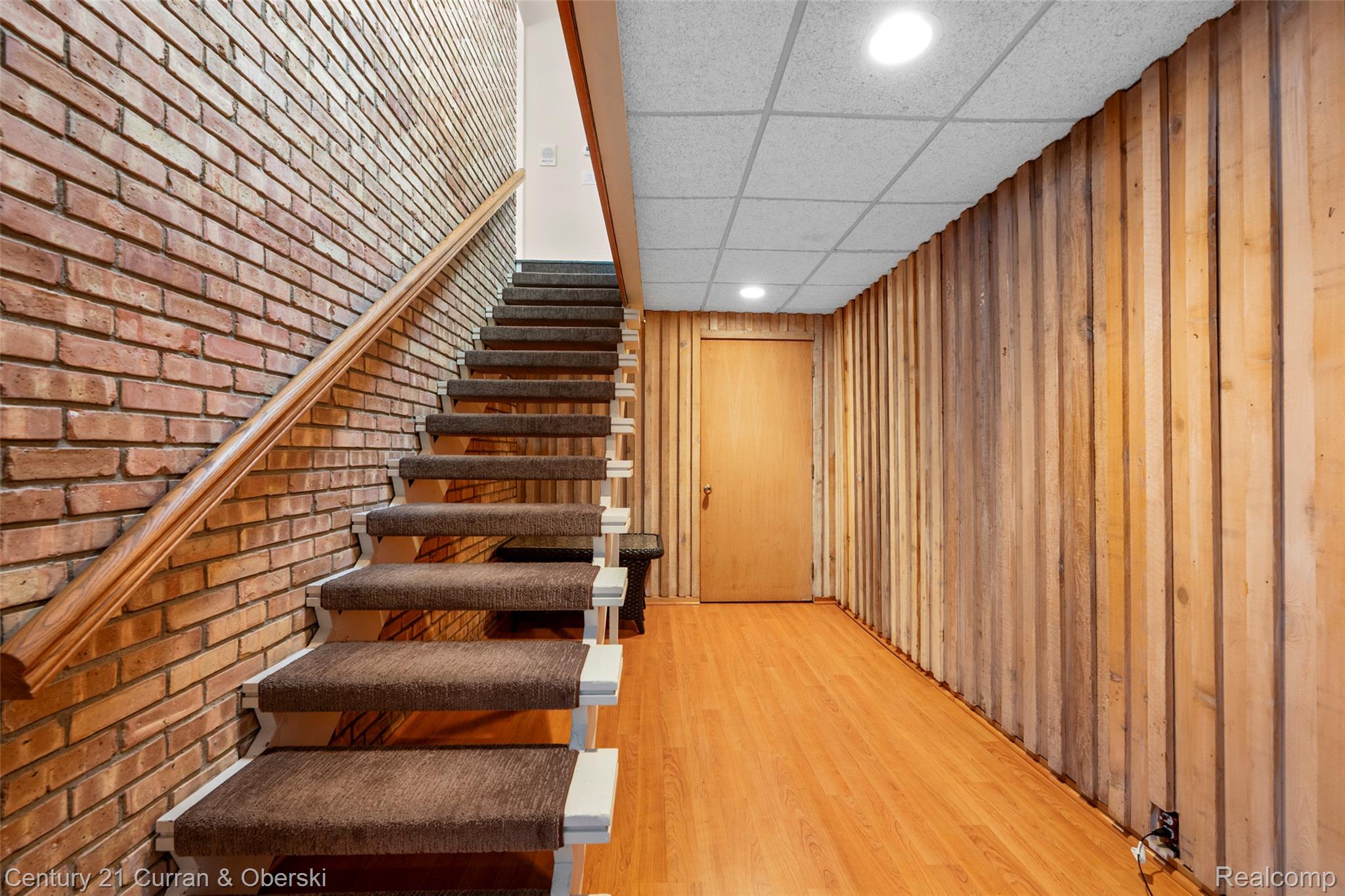 Walled Lake, Michigan, 48390, United States, 3 Bedrooms Bedrooms, ,3 BathroomsBathrooms,Residential,For Sale,1981243