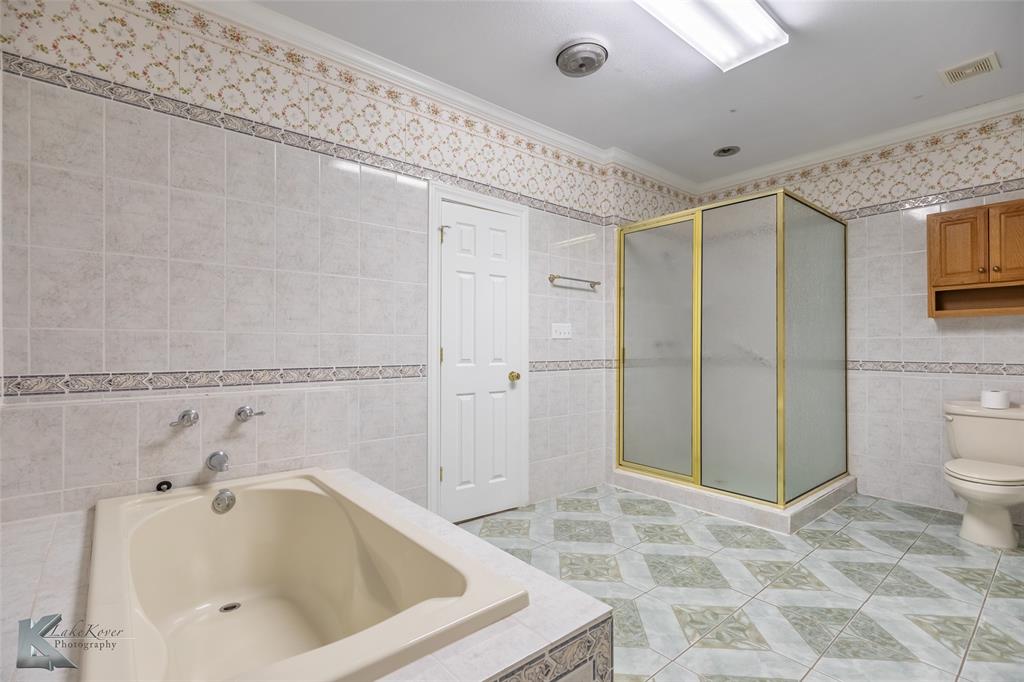 Abilene, Texas, 79602, United States, 3 Bedrooms Bedrooms, ,2 BathroomsBathrooms,Residential,For Sale,1848196
