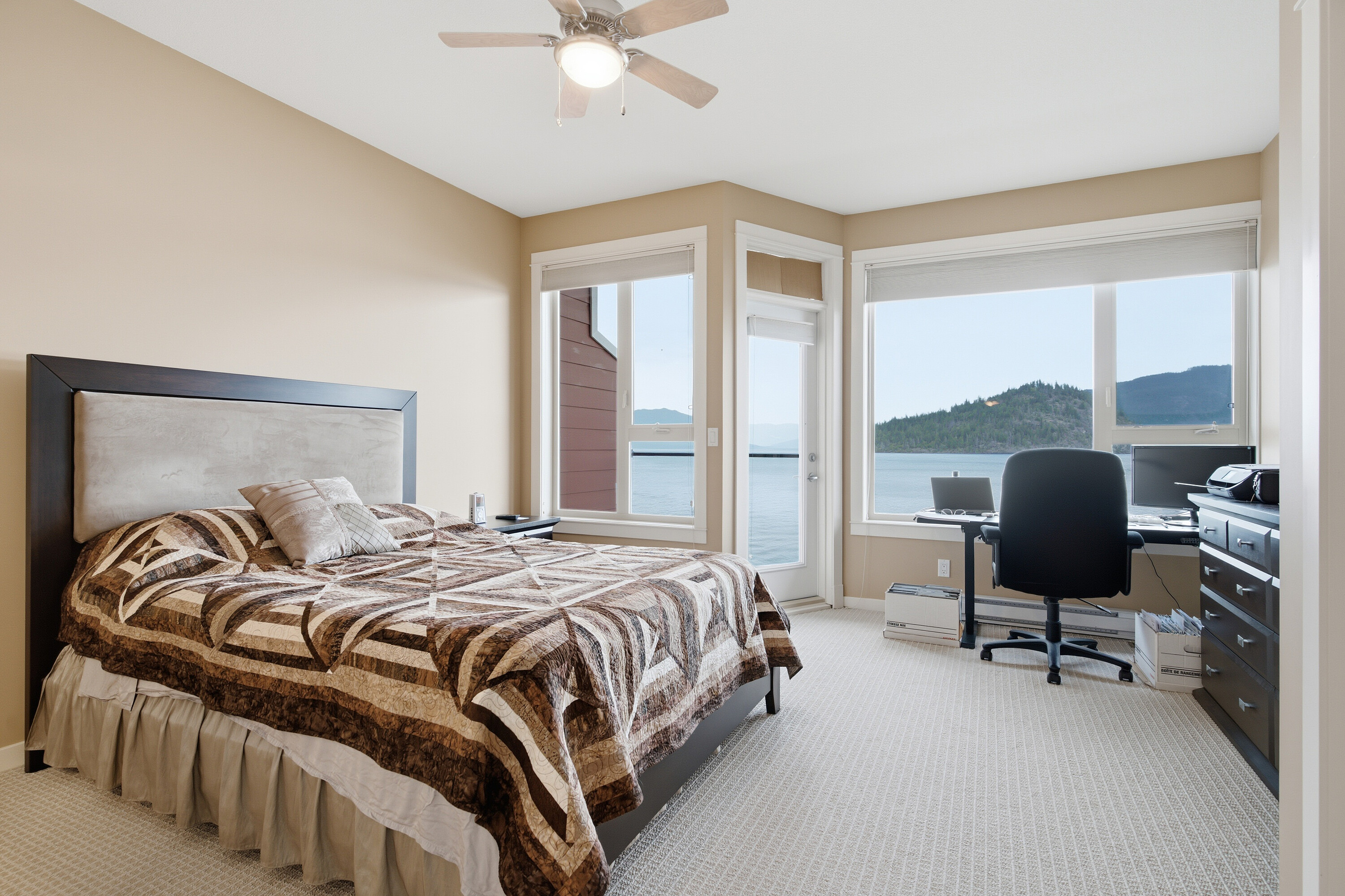  Premier Lakeshore Living - 物件實景