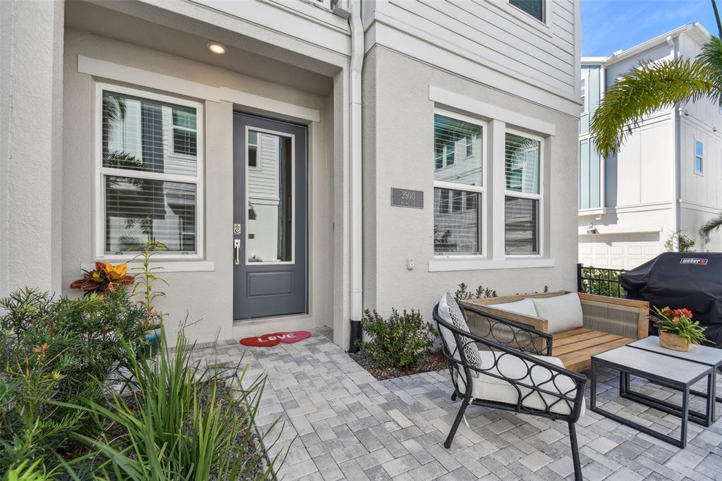 Sarasota, Florida, 34237, United States, 3 Bedrooms Bedrooms, ,4 BathroomsBathrooms,Residential,For Sale,1862311