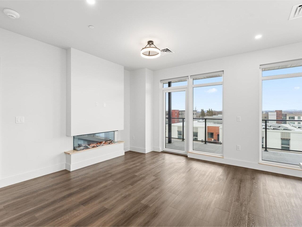 Burlington, Vermont, 05401, United States, 2 Bedrooms Bedrooms, ,1 BathroomBathrooms,Residential,For Sale,1777939