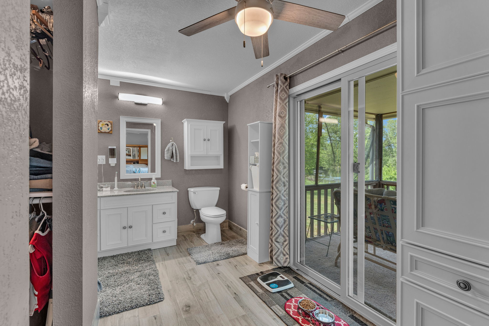 Topeka, Kansas, 66615, United States, 4 Bedrooms Bedrooms, ,8 BathroomsBathrooms,Residential,For Sale,1848877