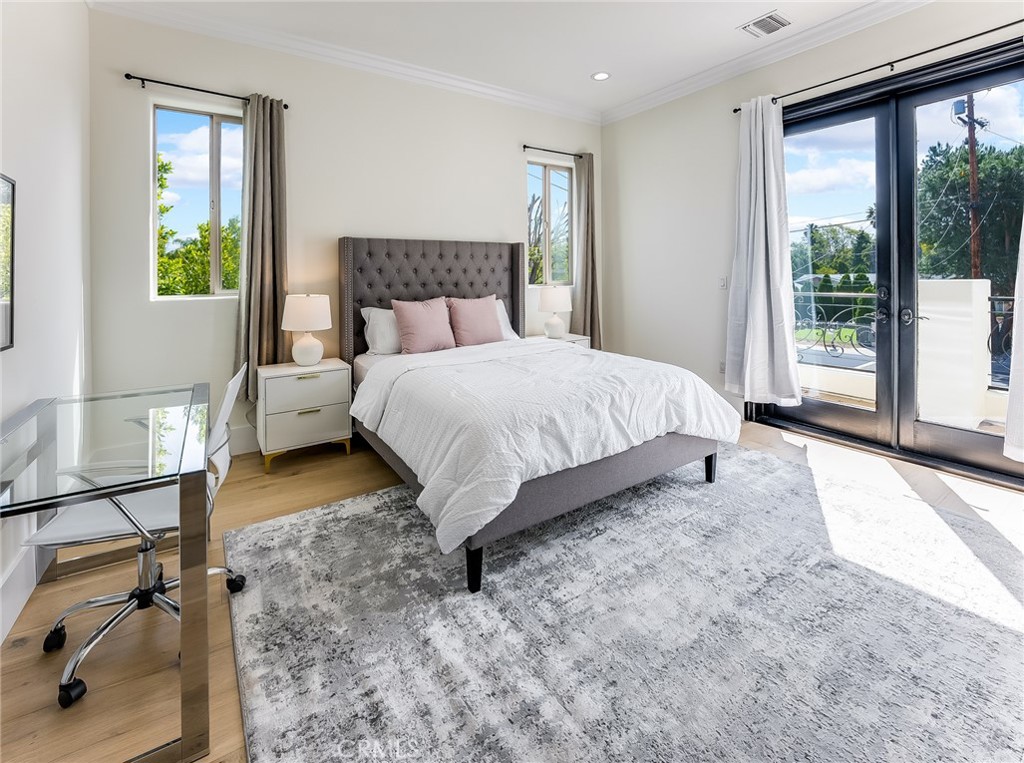 Woodland Hills, California, 91367, United States, 5 Bedrooms Bedrooms, ,6 BathroomsBathrooms,Residential,For Sale,1973826