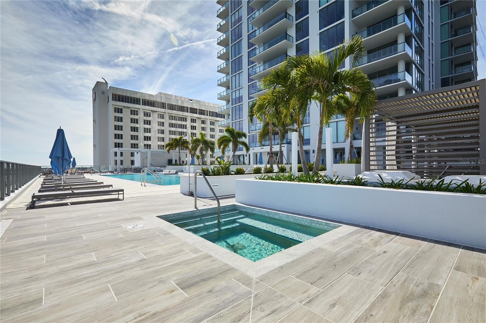 ST PETERSBURG, Florida, 33701, United States, 2 Bedrooms Bedrooms, ,3 BathroomsBathrooms,Residential,For Sale,1981835