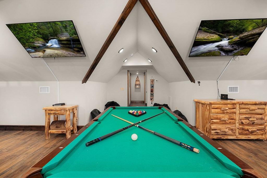 Blue Ridge, Georgia, 30513, United States, 4 Bedrooms Bedrooms, ,3 BathroomsBathrooms,Residential,For Sale,1762405