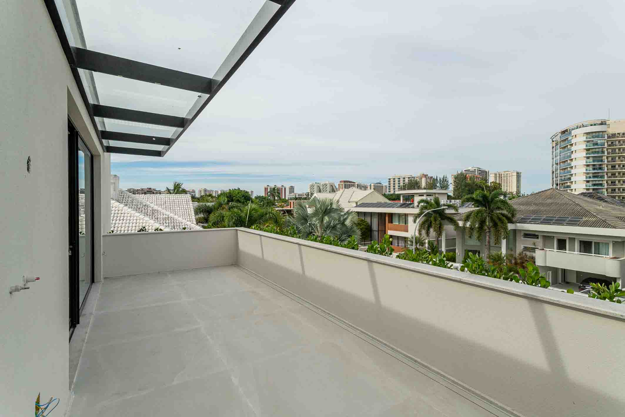  Contemporary house in a sought-after condominium - 物件實景
