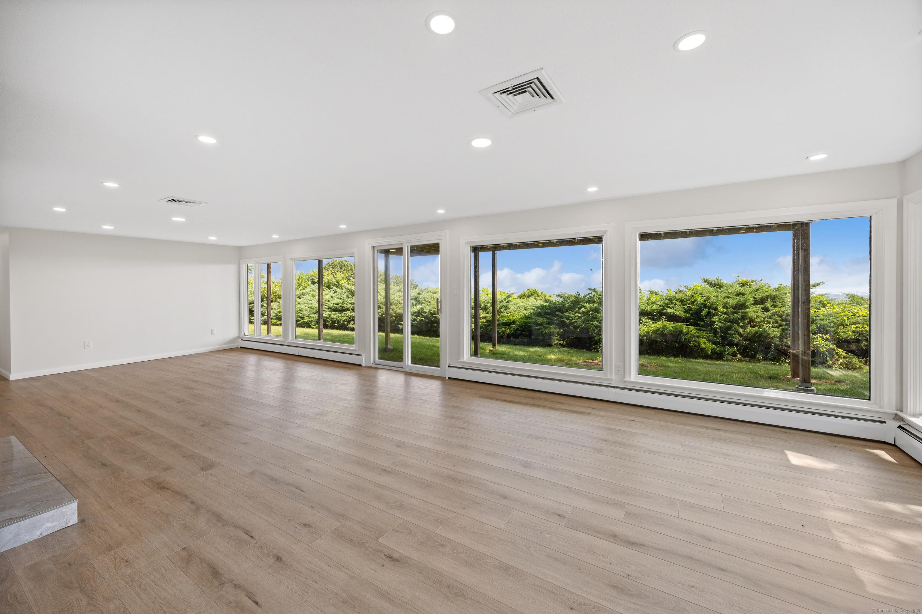 West Hartford, Connecticut, 06117, United States, 4 Bedrooms Bedrooms, ,3 BathroomsBathrooms,Residential,For Sale,1914164