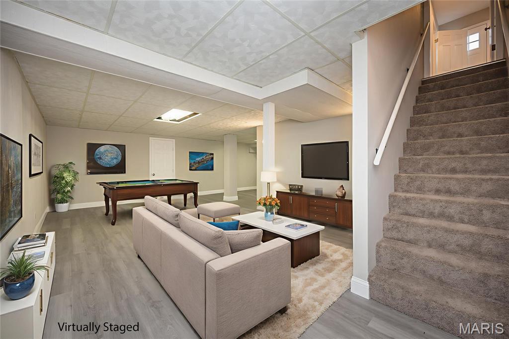 Ellisville, Missouri, 63011, United States, 4 Bedrooms Bedrooms, ,3 BathroomsBathrooms,Residential,For Sale,2002113