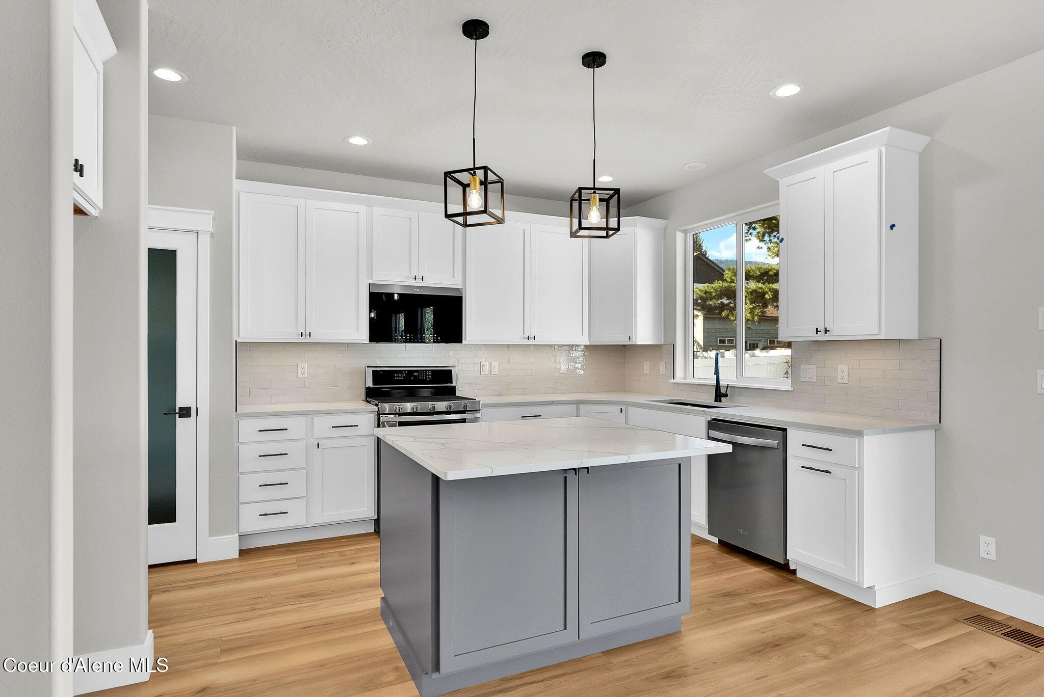 Rathdrum, Idaho, 83858, United States, 4 Bedrooms Bedrooms, ,2 BathroomsBathrooms,Residential,For Sale,1998808