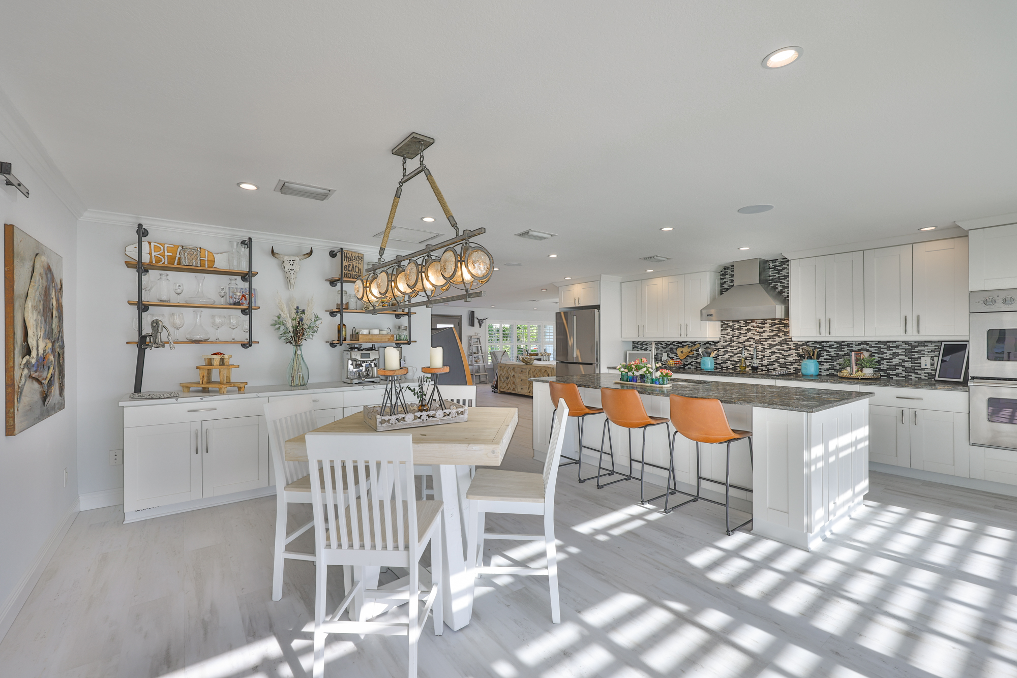 Largo, Florida, 33770, United States, 3 Bedrooms Bedrooms, ,4 BathroomsBathrooms,Residential,For Sale,1982146