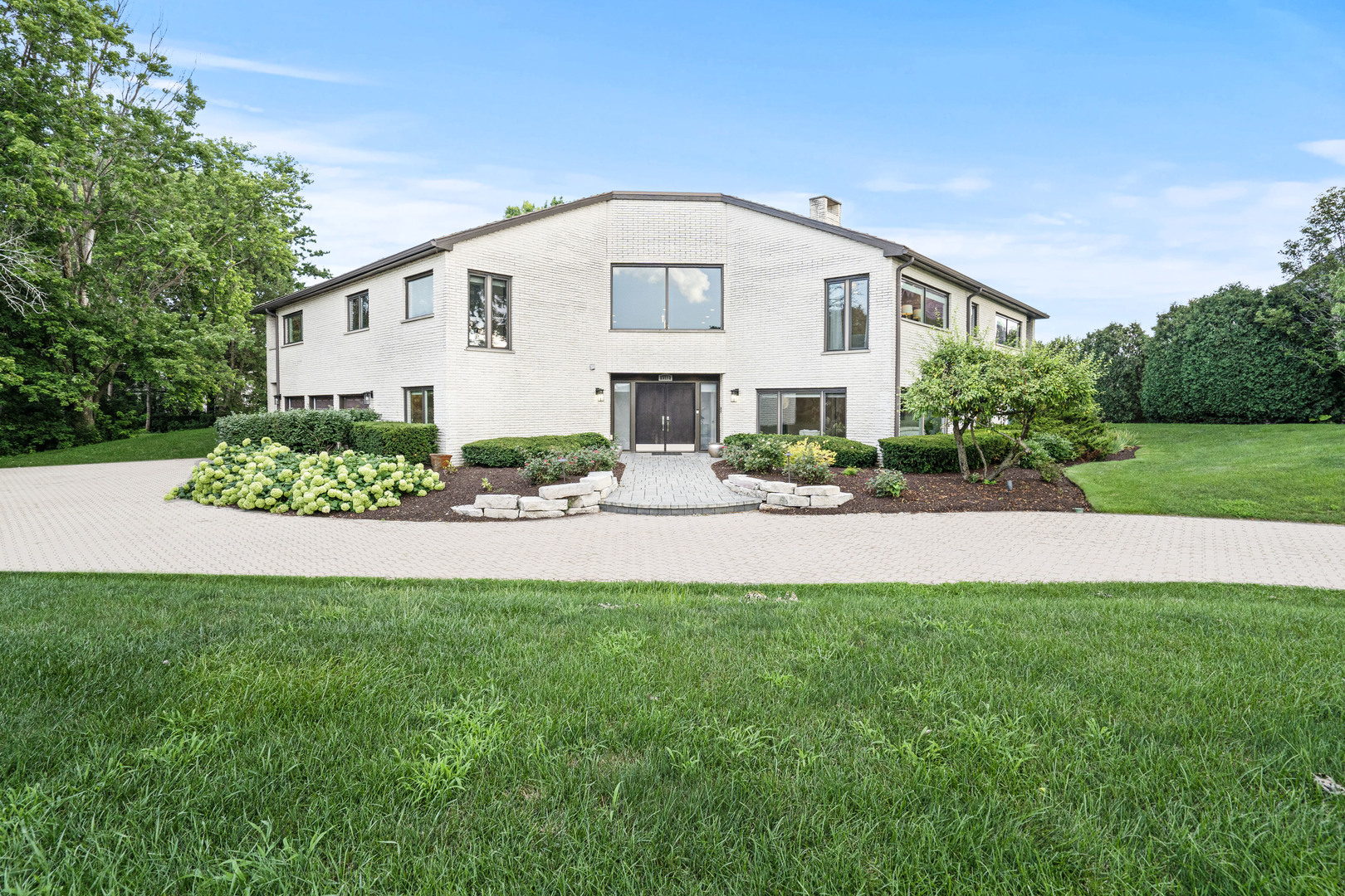 Oak Brook, Illinois, 60523, United States, 5 Bedrooms Bedrooms, ,6 BathroomsBathrooms,Residential,For Sale,1903537
