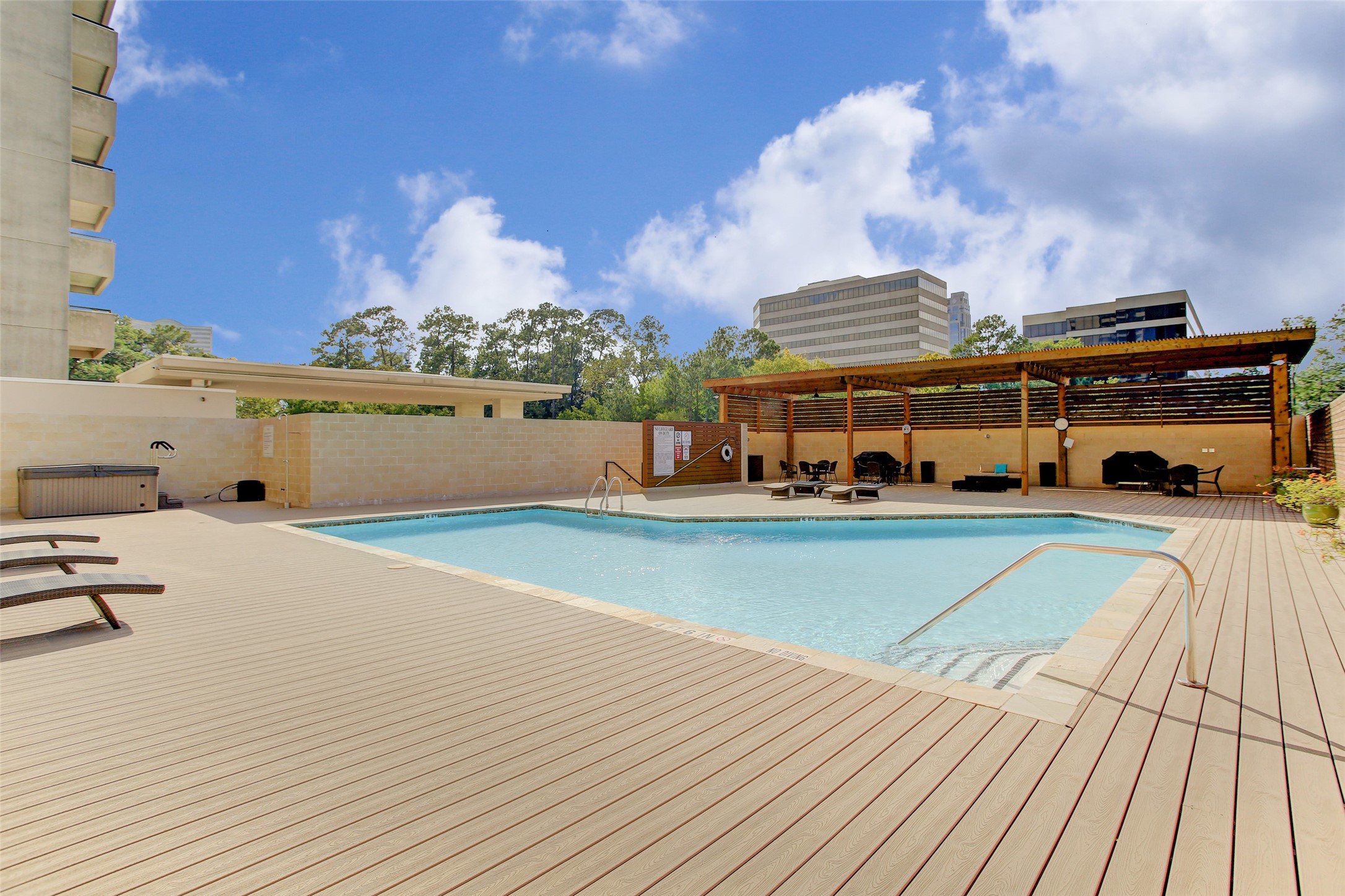  49 Briar Hollow Lane #1704 - 物件實景