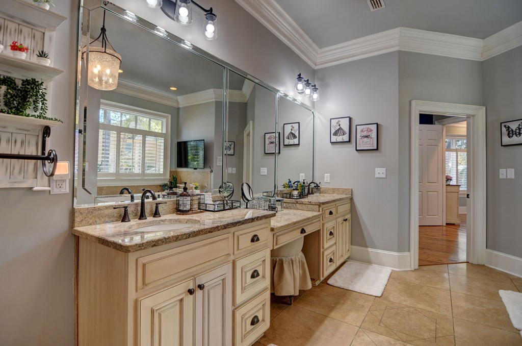 Valdosta, Georgia, 31601, United States, 4 Bedrooms Bedrooms, ,4 BathroomsBathrooms,Residential,For Sale,1995126