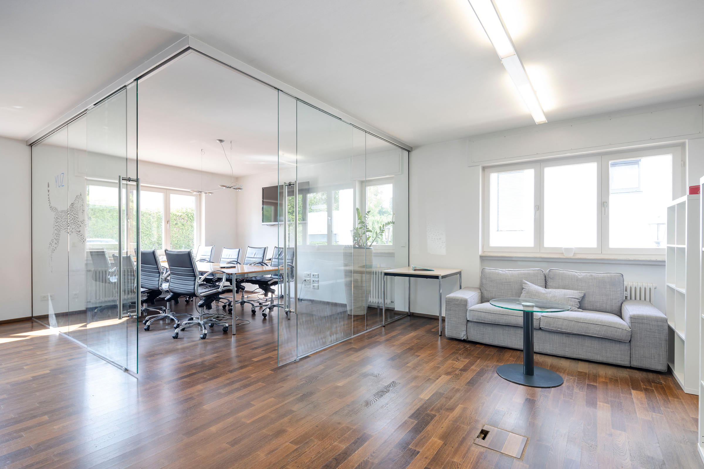  Stylish villa for sophisticated living and working under one roof - 物件實景