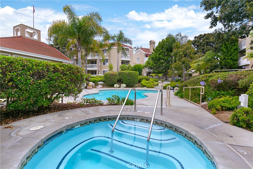 Huntington Beach, California, 92646, United States, 2 Bedrooms Bedrooms, ,2 BathroomsBathrooms,Residential,For Sale,1939014
