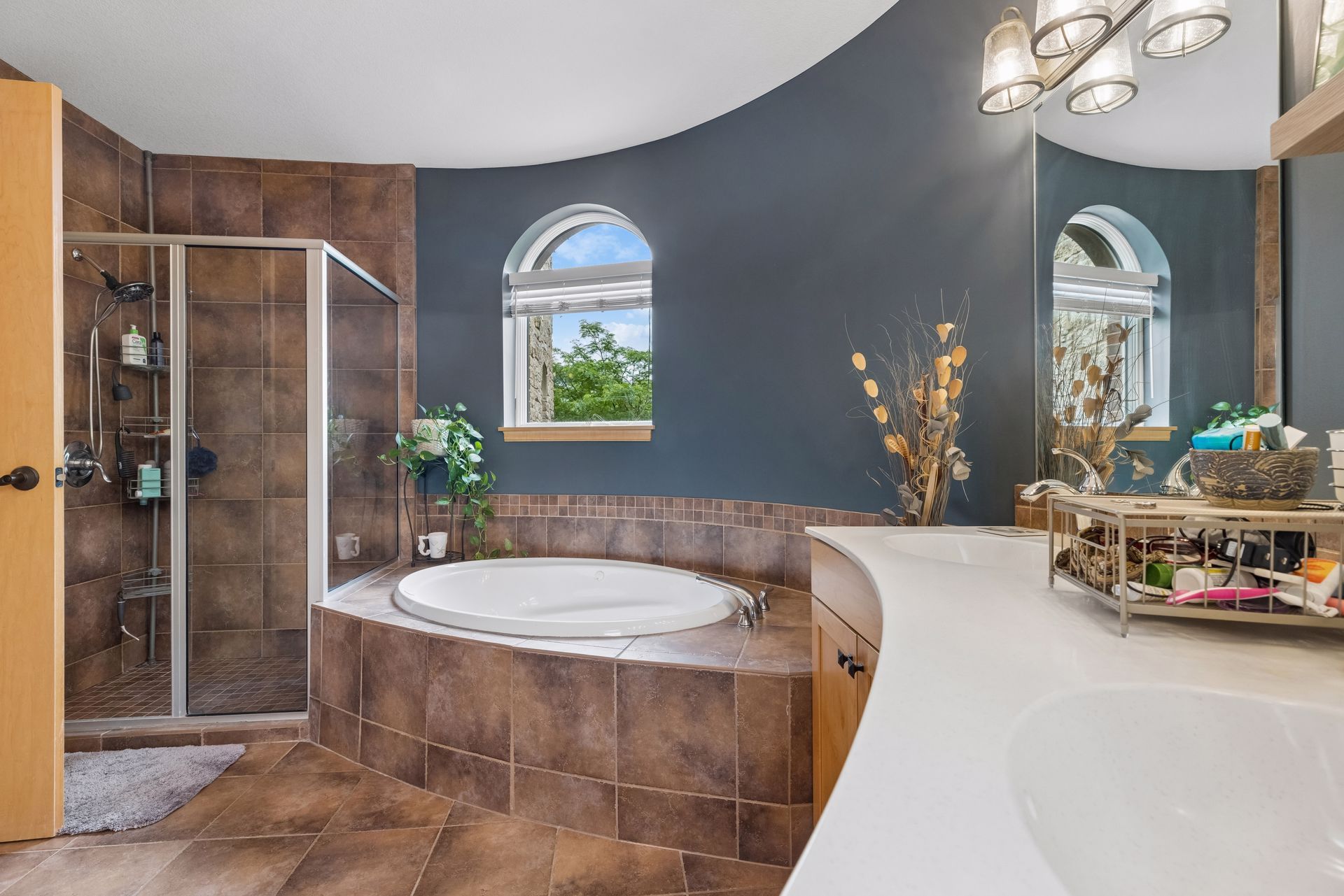  Timeless Brownstone Living in the Heart of Stillwater - 物件實景