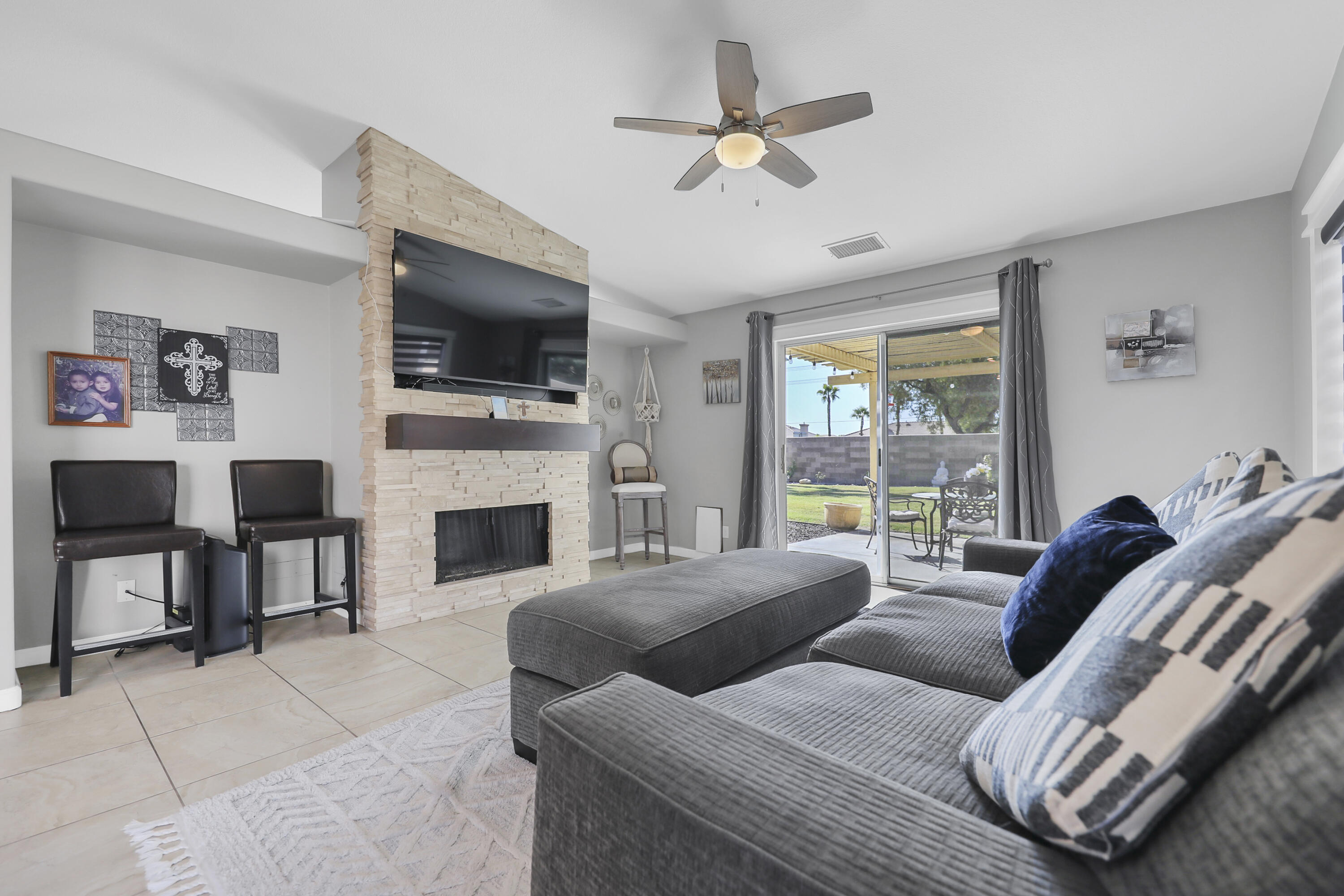 Indio, California, 92201, United States, 4 Bedrooms Bedrooms, ,3 BathroomsBathrooms,Residential,For Sale,1950105