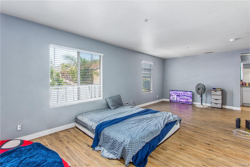 Fontana, California, 92337, United States, 5 Bedrooms Bedrooms, ,3 BathroomsBathrooms,Residential,For Sale,1921892