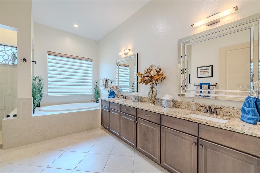 Wesley Chapel, Florida, 33543, United States, 4 Bedrooms Bedrooms, ,5 BathroomsBathrooms,Residential,For Sale,1838527