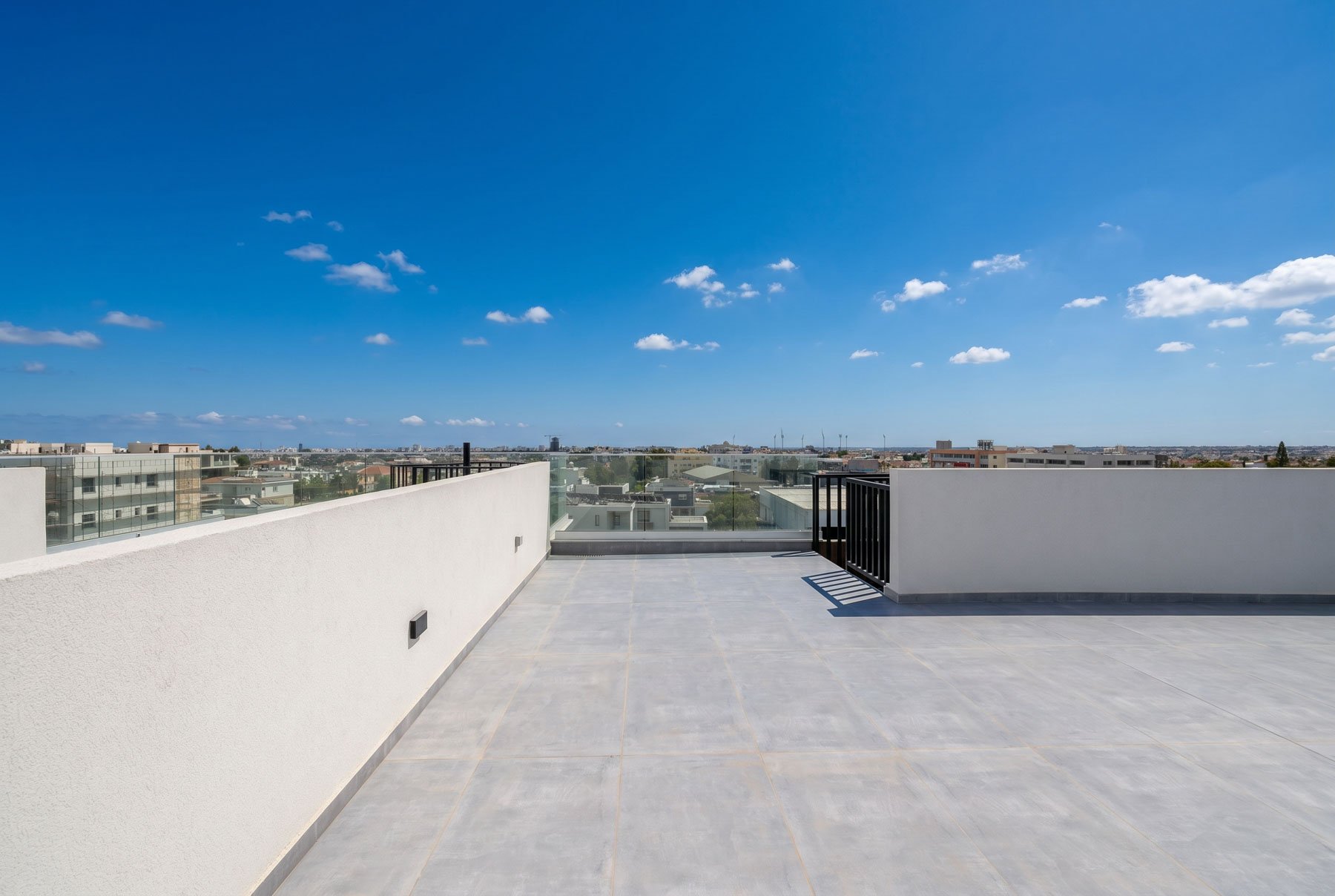  Two Bedroom Penthouse with Private Roof Terrace in Aradippou, Larnaca - 物件實景