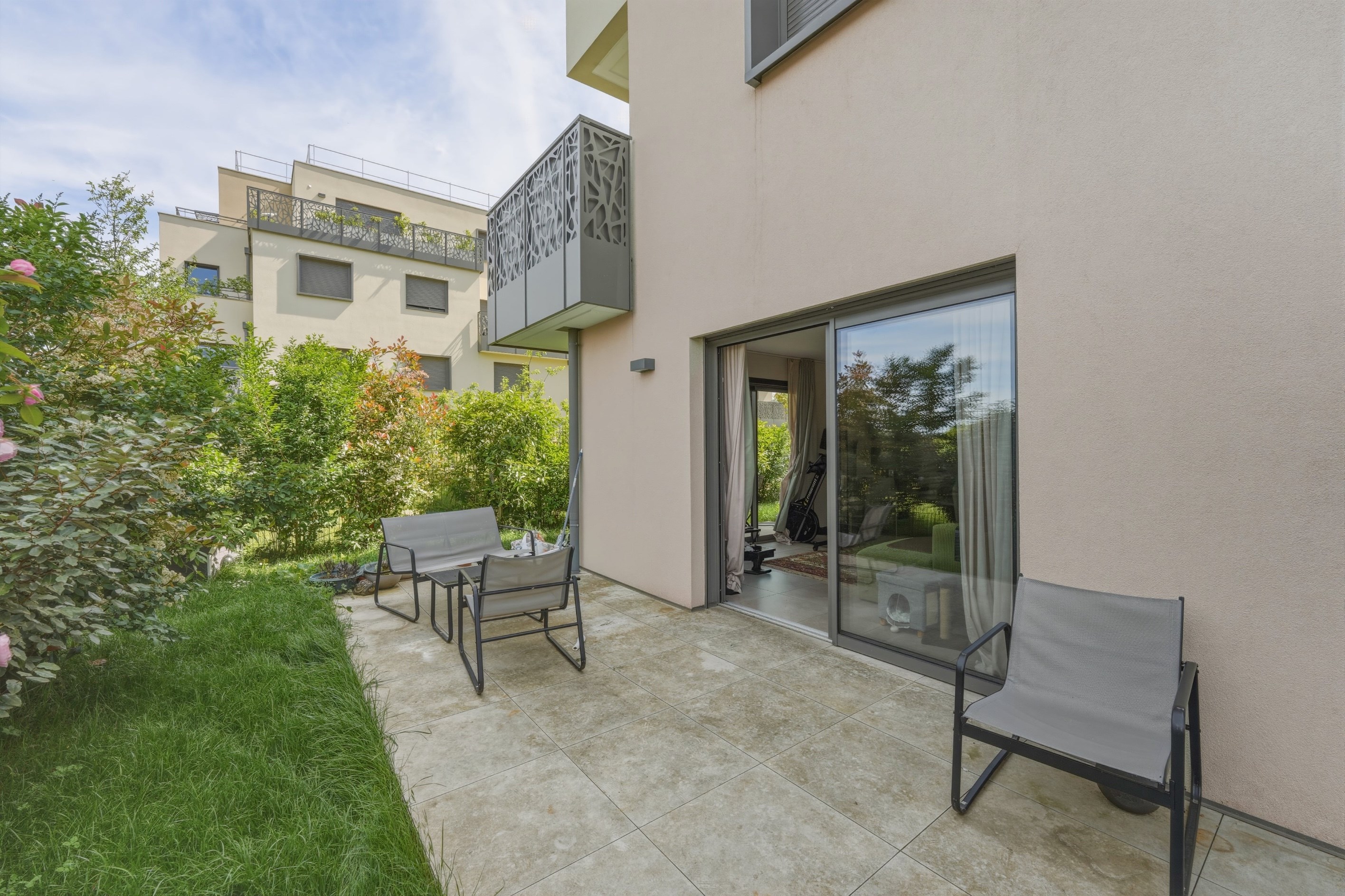  Exceptional 3-Bedroom Garden Apartment Just Steps from Lake Divonne - 物件實景