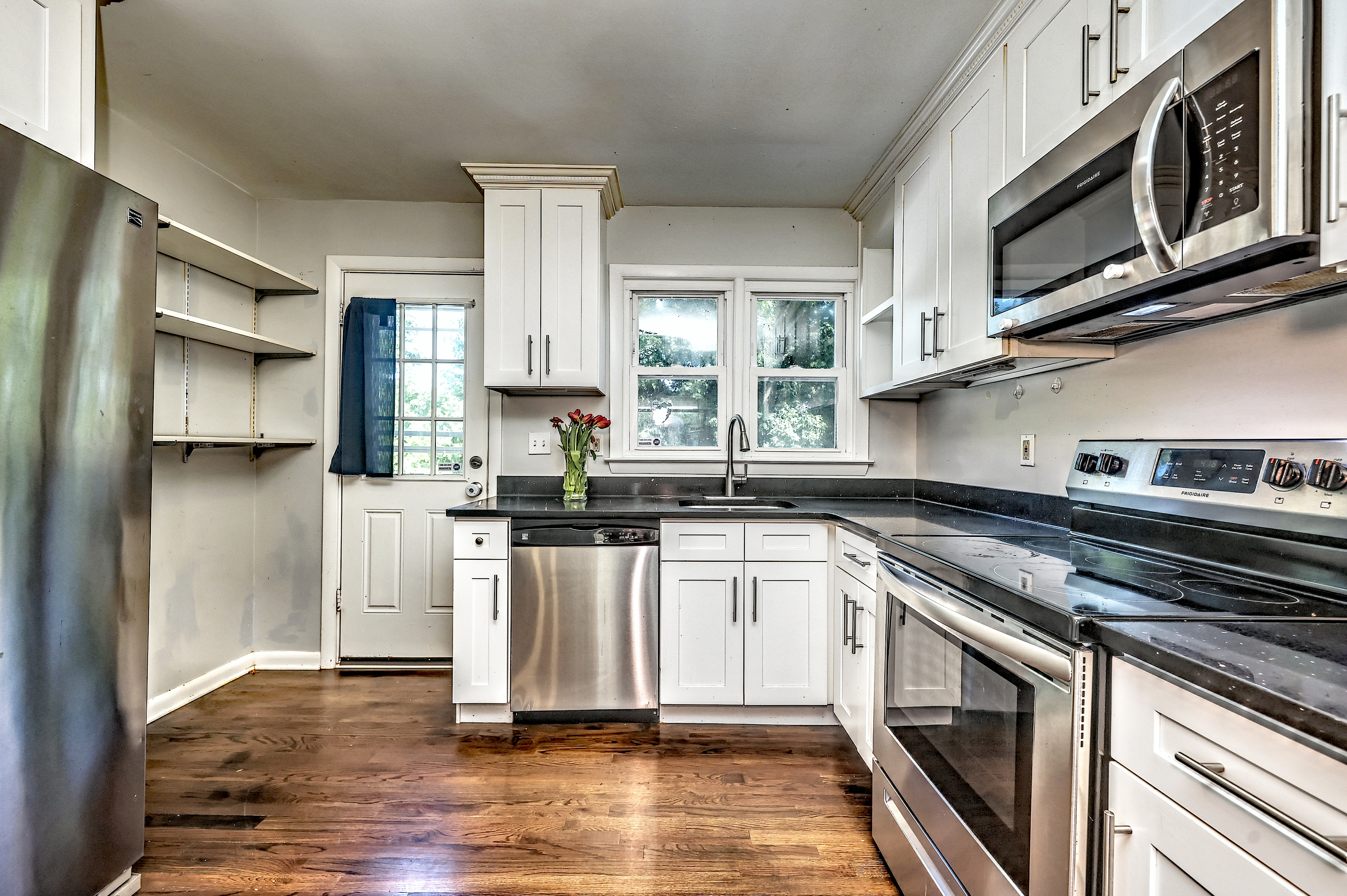  Spacious Cape-Style Home in the Desirable North End - 物件實景