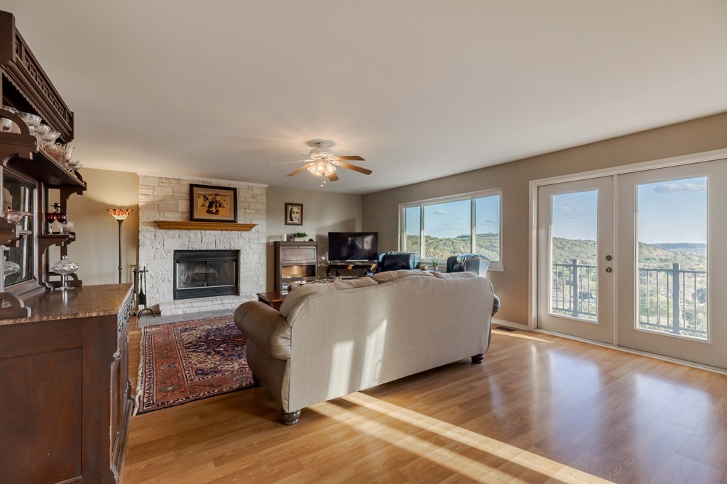 Kerrville, Texas, 78028, United States, 4 Bedrooms Bedrooms, ,4 BathroomsBathrooms,Residential,For Sale,1921517