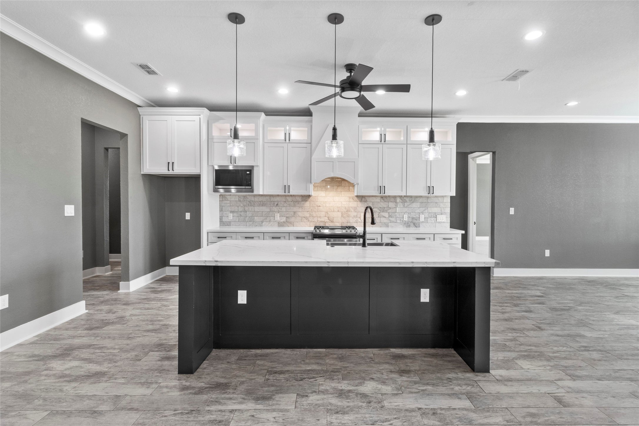 Angleton, Texas, 77515, United States, 4 Bedrooms Bedrooms, ,4 BathroomsBathrooms,Residential,For Sale,1992387