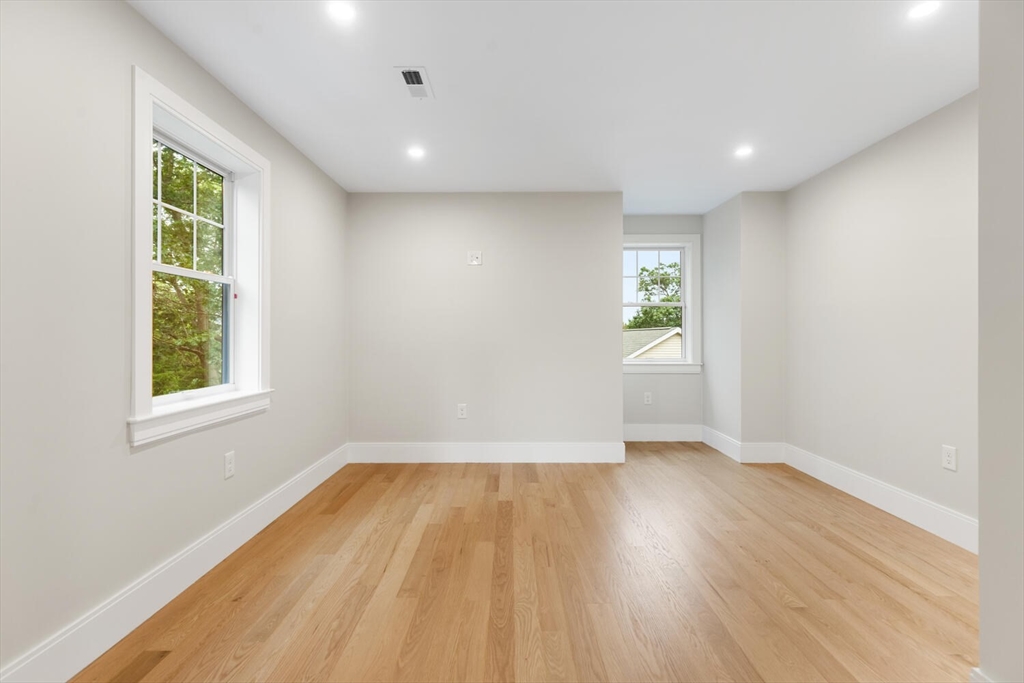 Winchester, Massachusetts, 01890, United States, 6 Bedrooms Bedrooms, ,5 BathroomsBathrooms,Residential,For Sale,1940960