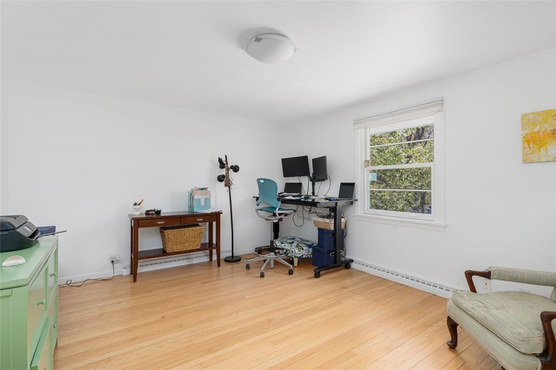 Warwick, Rhode Island, 02886, United States, 4 Bedrooms Bedrooms, ,2 BathroomsBathrooms,Residential,For Sale,1918180