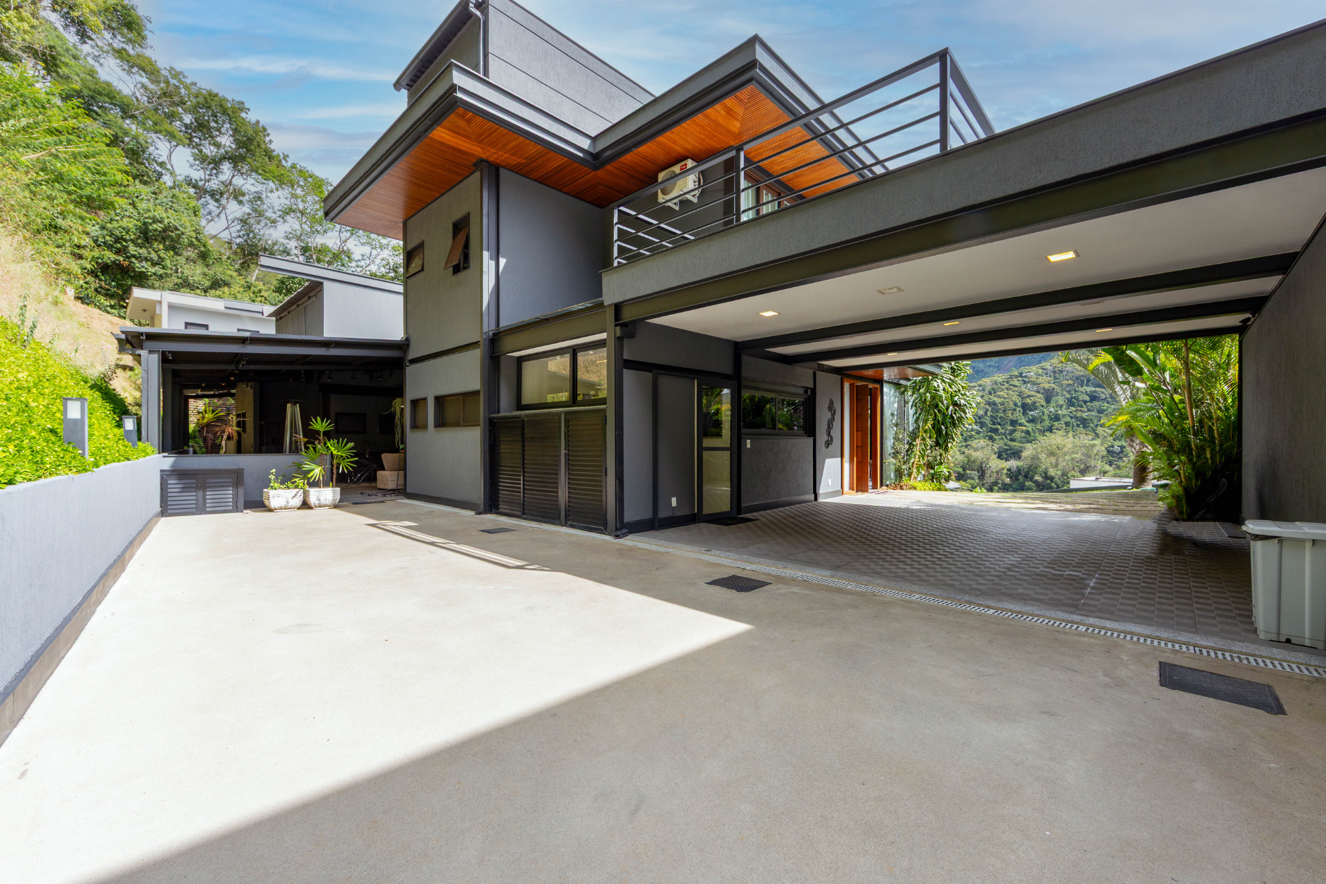  Single-story residence with four suites in a high-standard condominium - 物件實景