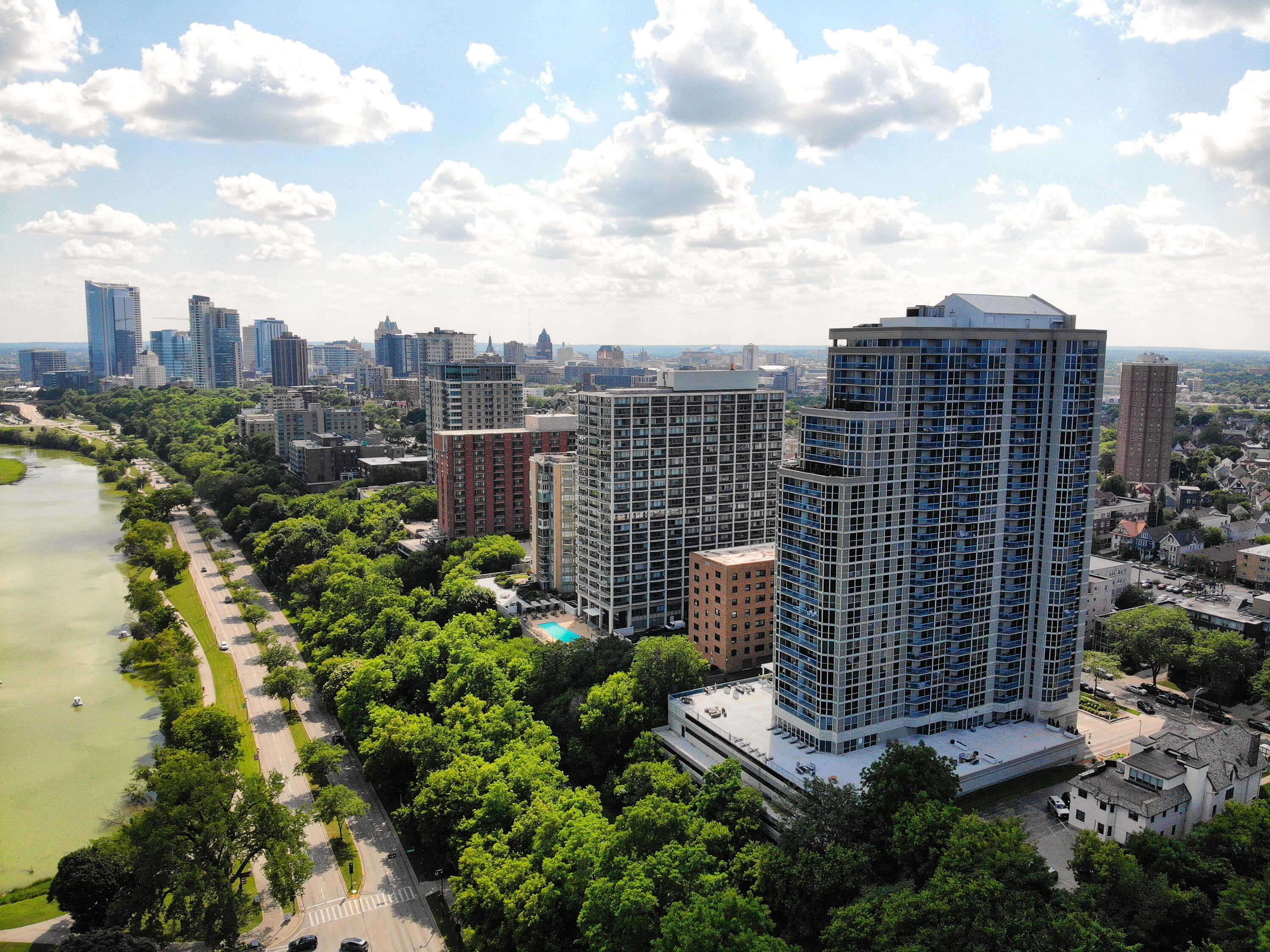 Milwaukee, Wisconsin, 53202, United States, 2 Bedrooms Bedrooms, ,3 BathroomsBathrooms,Residential,For Sale,1992022